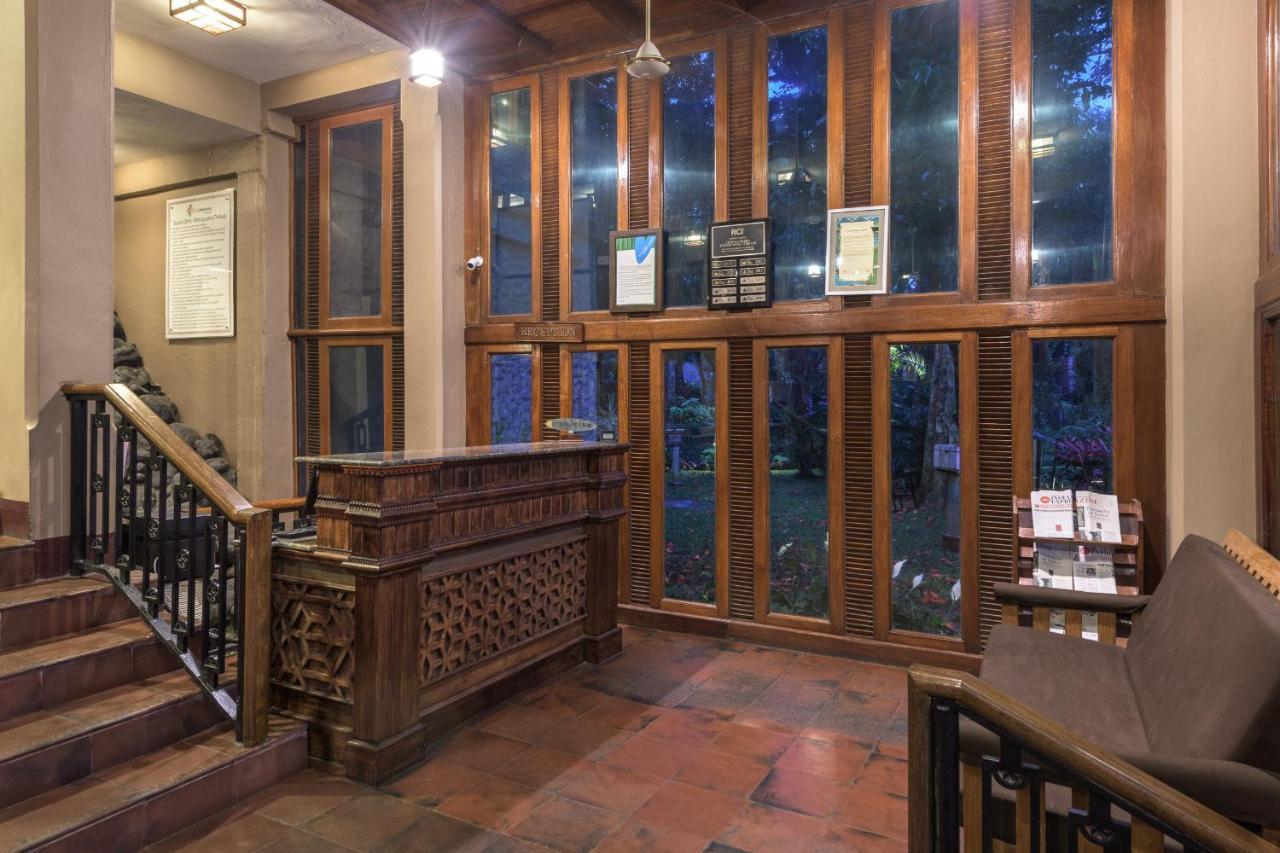 Club Mahindra Thekkady Hotell Exteriör bild