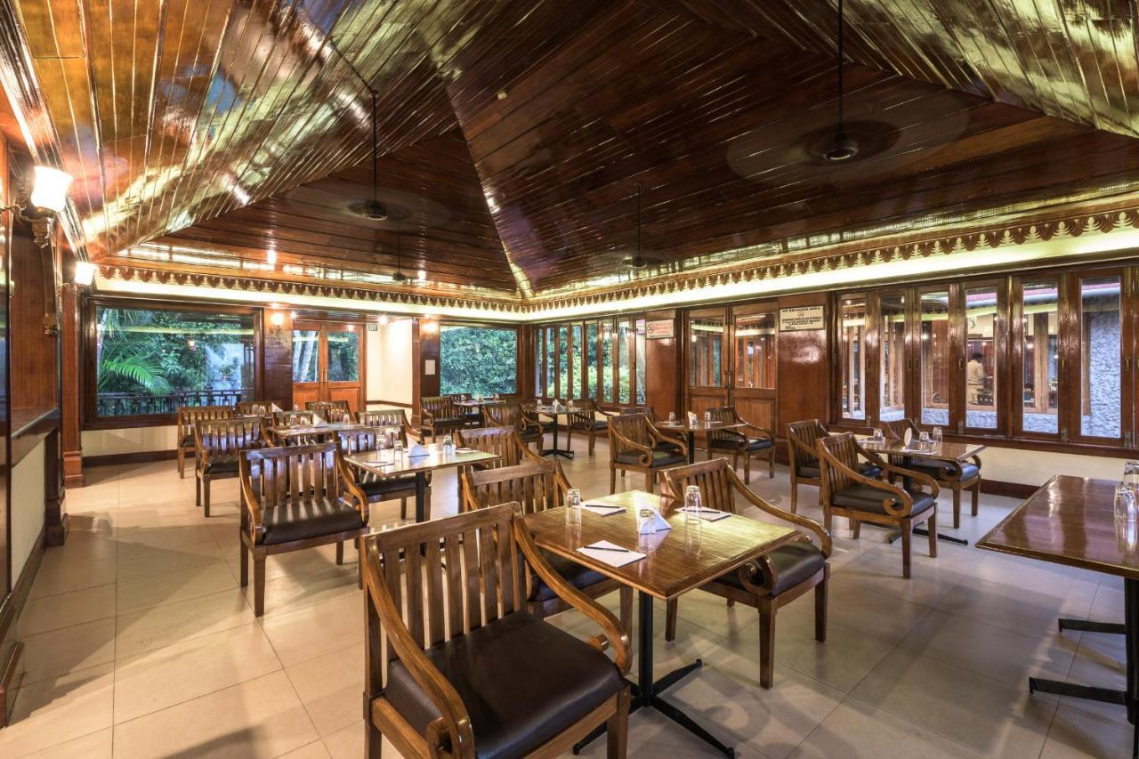 Club Mahindra Thekkady Hotell Exteriör bild