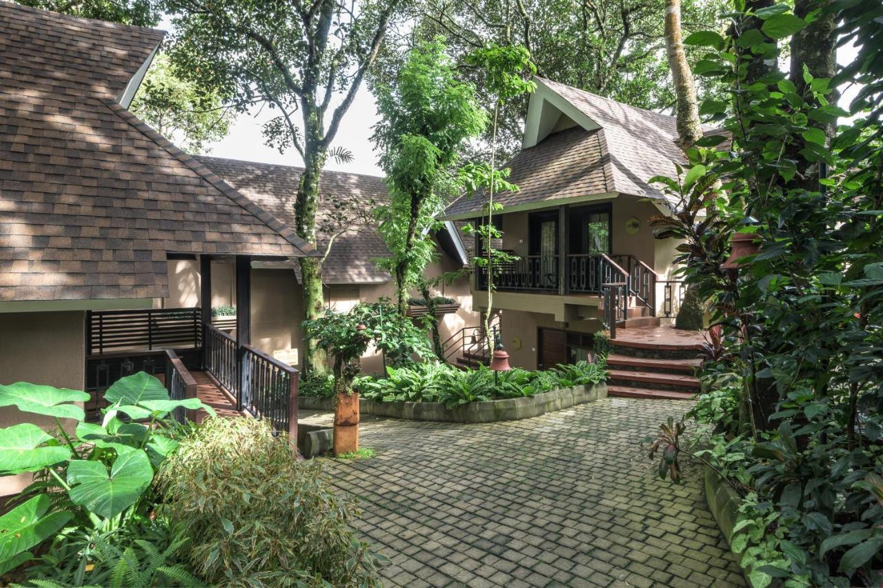 Club Mahindra Thekkady Hotell Exteriör bild