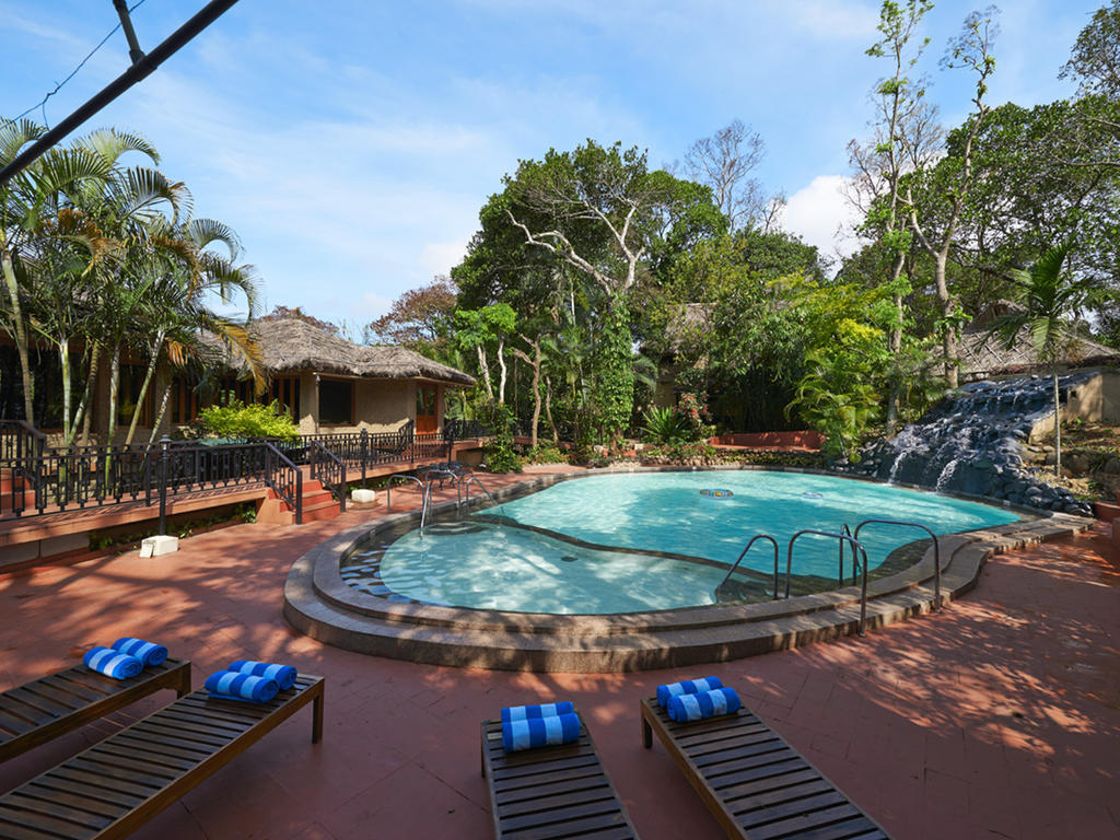 Club Mahindra Thekkady Hotell Exteriör bild