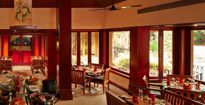 Club Mahindra Thekkady Hotell Exteriör bild