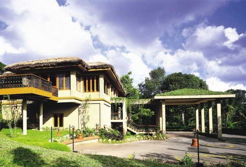 Club Mahindra Thekkady Hotell Exteriör bild