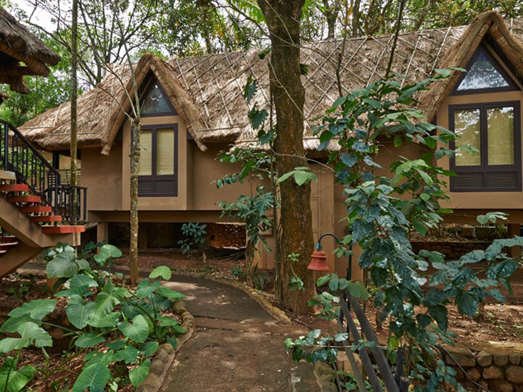 Club Mahindra Thekkady Hotell Exteriör bild